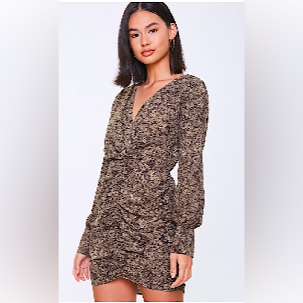 Woven Dress Snake Skin Print Olive/Black Small.Never used. 100% Polyester.